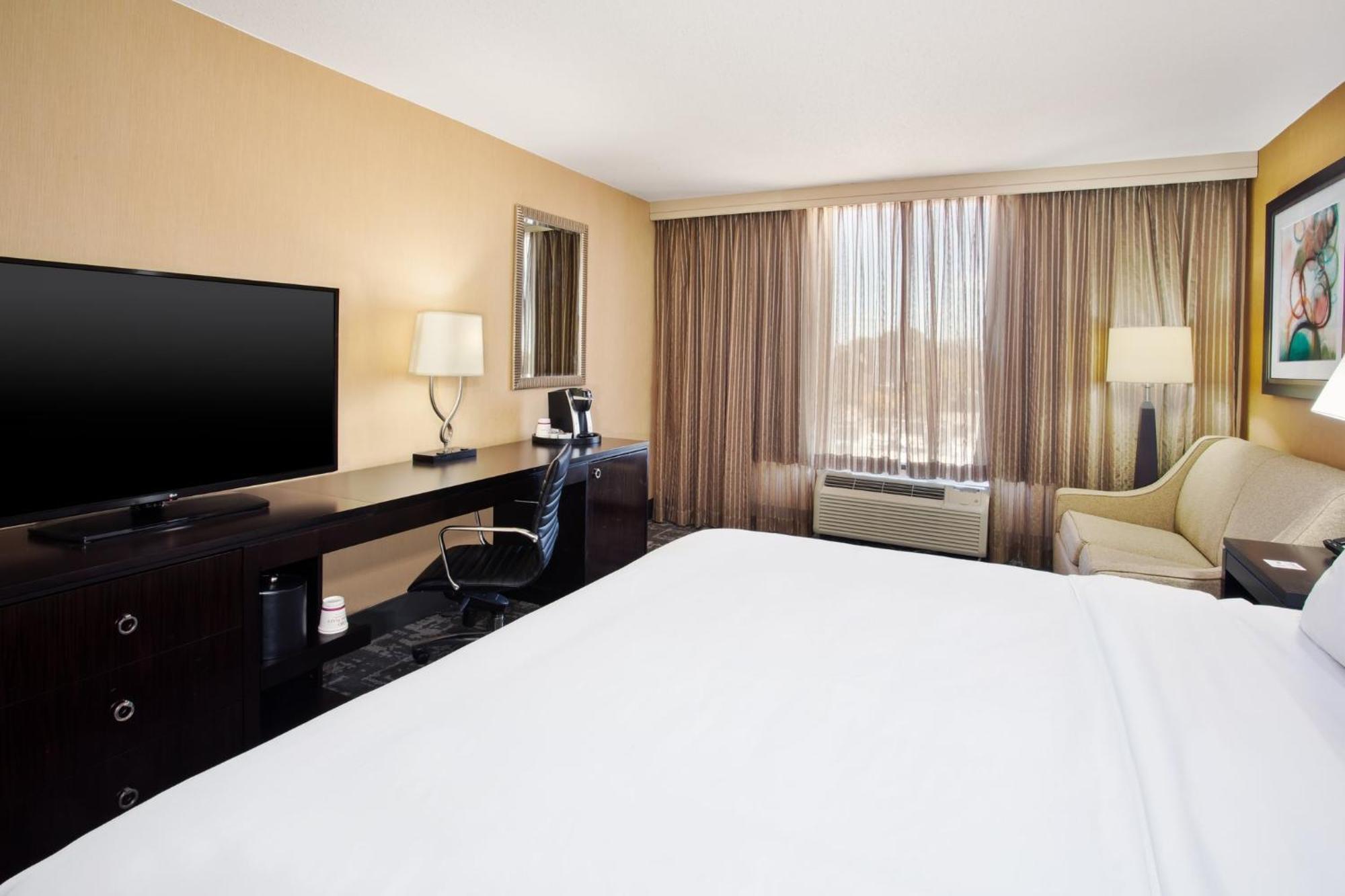 Crowne Plaza Greenville By Ihg Exteriör bild